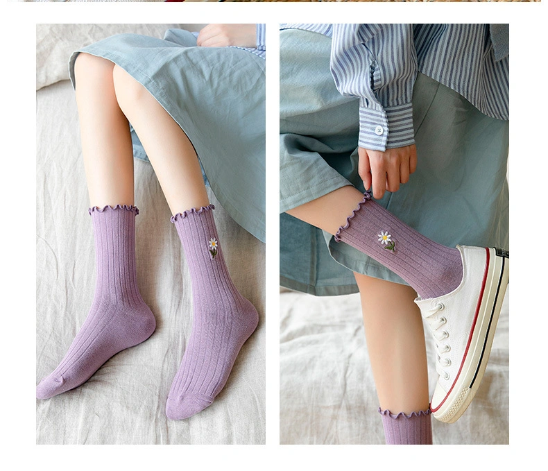 Custom Embroidered Daisy Retro Solid Colors Women Winter 100% Cotton Knitted Crew Loose Lace Socks